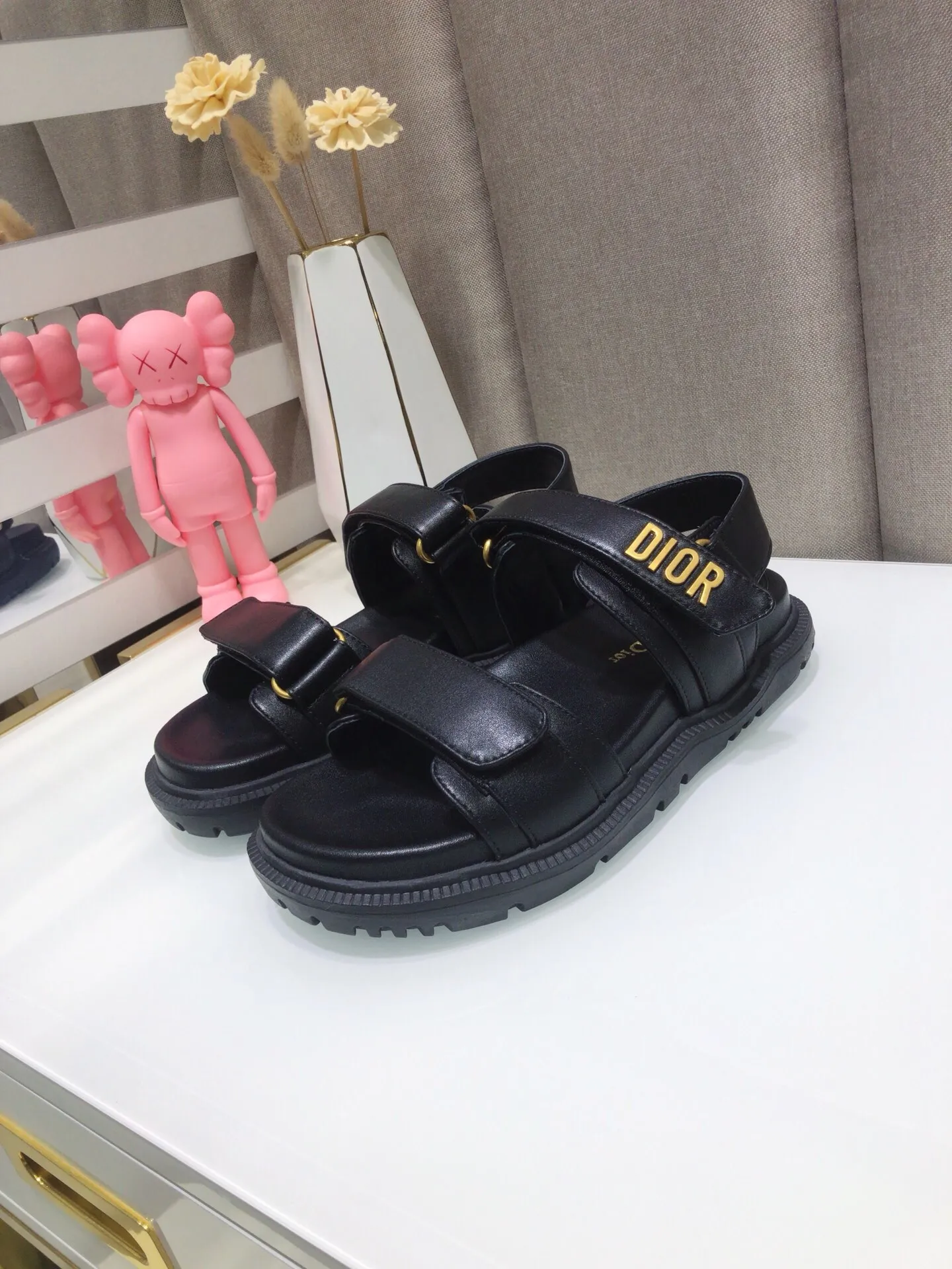 👟👟Ex-factory price👟👟Ex-factory price 460👟👟 Women's shoes factory Dior Dior 2021 spring and summer catwalk new style Ract thick-soled casual women's shoes CD letter logo hardware buckle open-toe sandals Stars' same style flat-bottomed round-toe retro beach shoes Top version on the market Material: Upper imported calfskin/imported metal cowhide + cowhide feet + water-dyed sheepskin lining + original molded T👟👟Ex-factory price👟👟Ex-factory price U outsole Size: 35-40 (40 customization is not returnable)